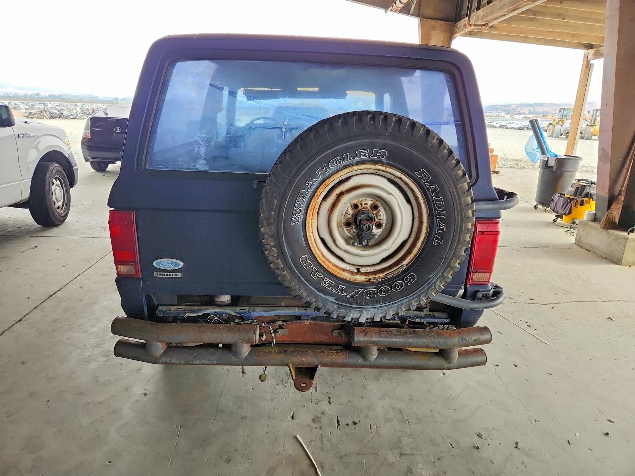 1985 Ford Bronco Ii Blue vin: 1FMBU14S1FUC61603