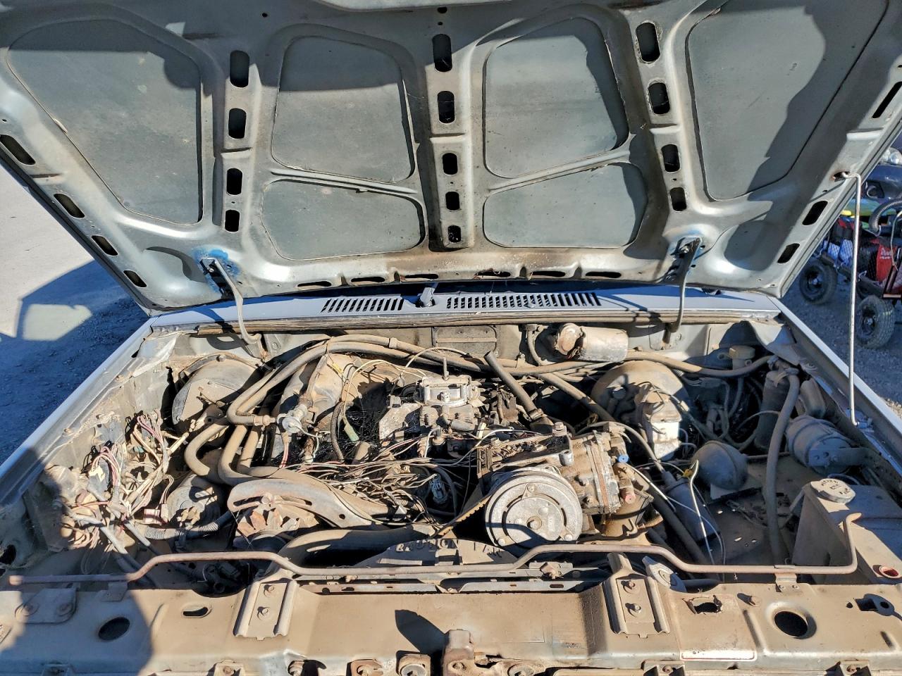 1984 Ford Bronco Ii Gray vin: 1FMBU14S6EUB17401