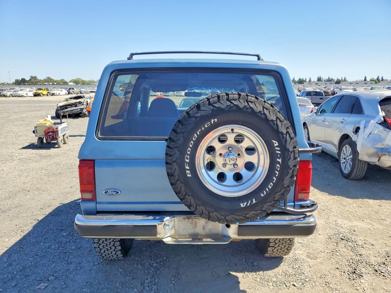 1989 Ford Bronco Ii Blue vin: 1FMBU14T0KUA03687