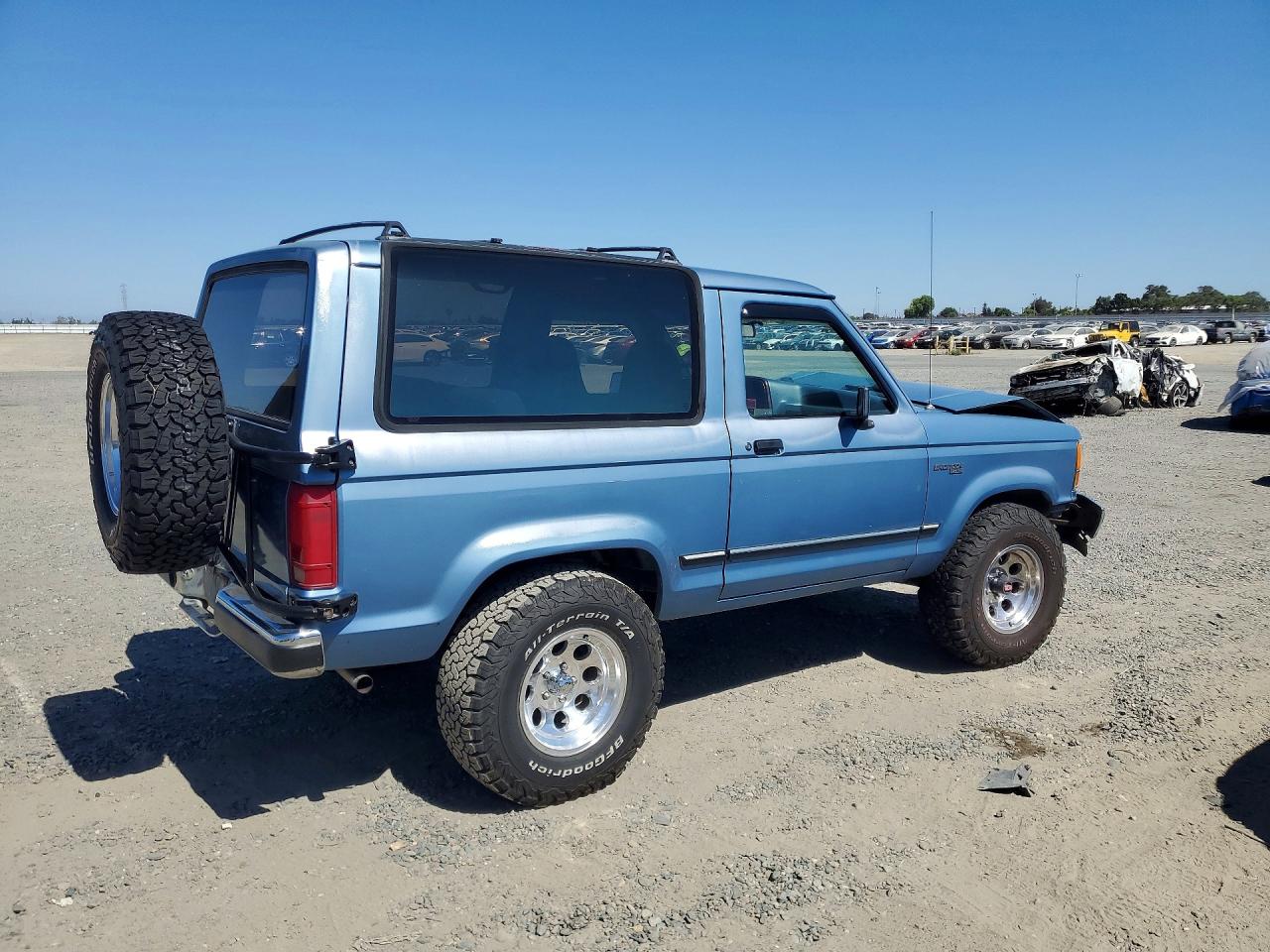 1989 Ford Bronco Ii Blue vin: 1FMBU14T0KUA03687