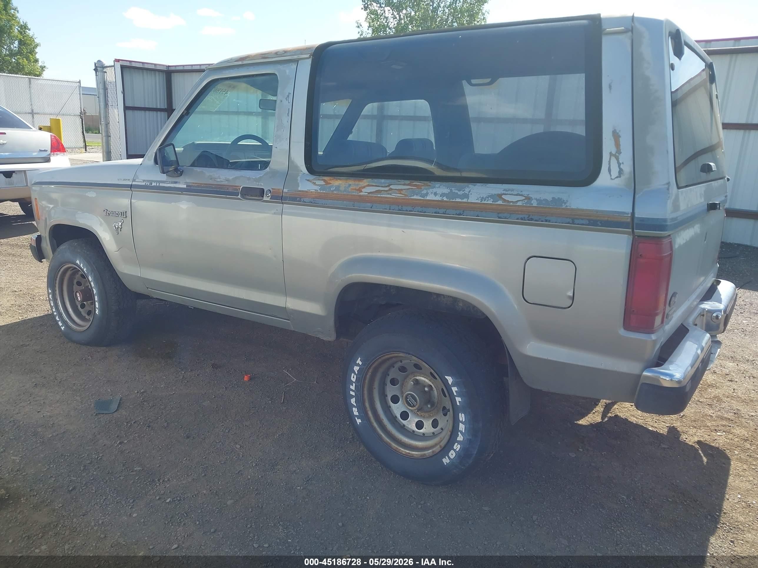 1986 Ford Bronco Ii   Серебряный vin: 1FMBU14T1GUC43290