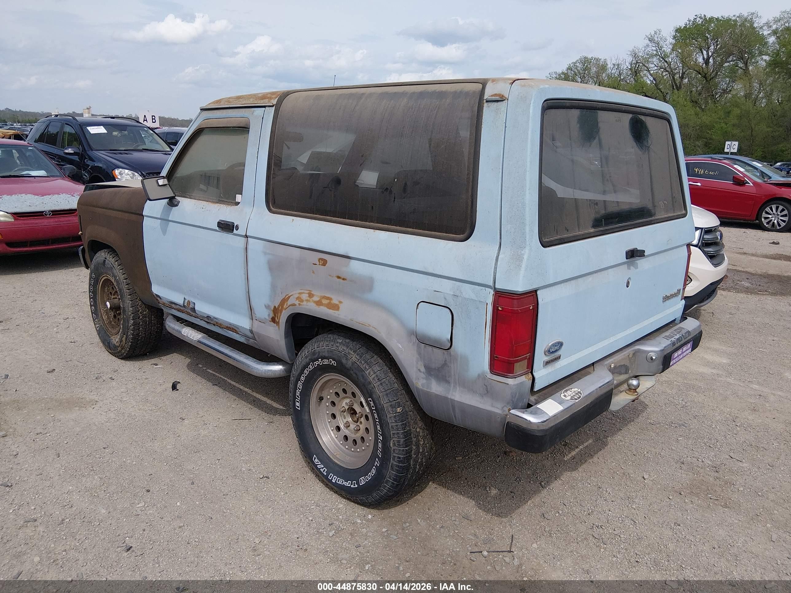 1986 Ford Bronco Ii   Blue vin: 1FMBU14T4GUB66575