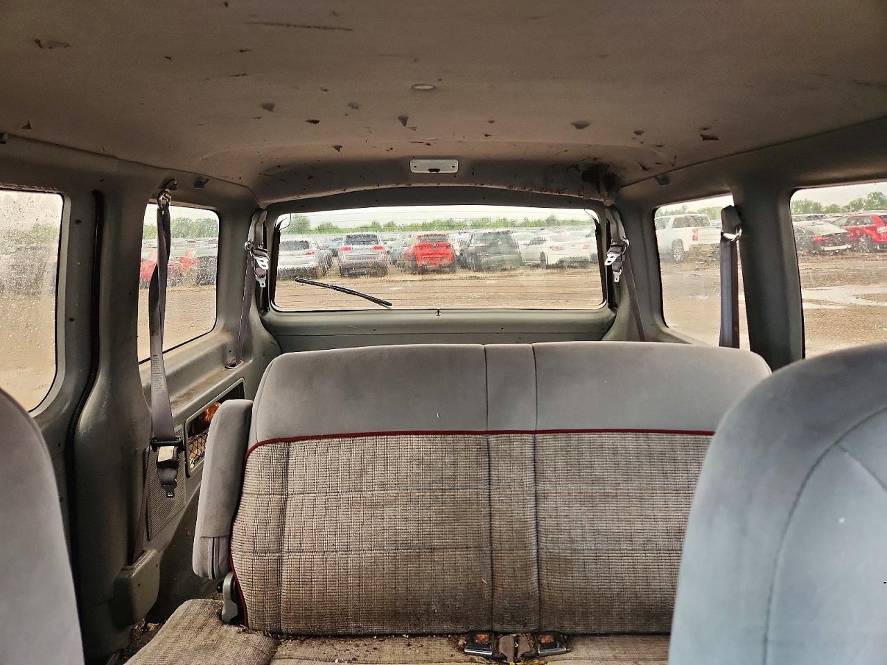 1996 Ford Aerostar Red vin: 1FMCA11U1TZB97287