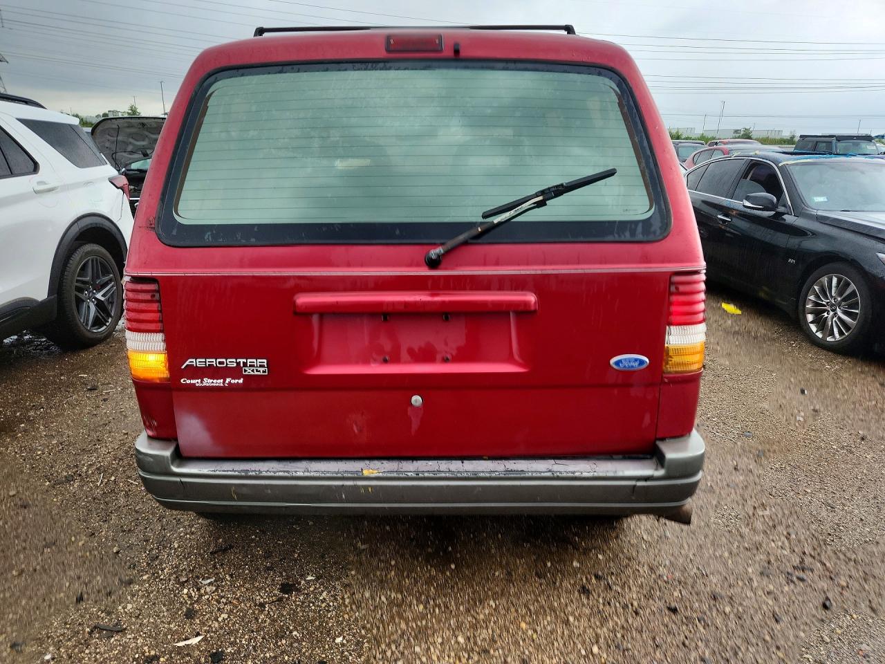 1996 Ford Aerostar Red vin: 1FMCA11U1TZB97287