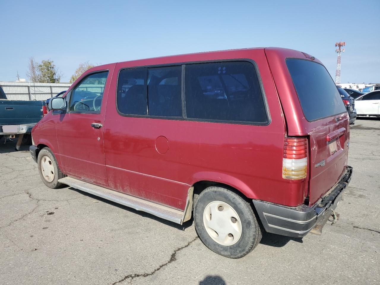 1995 Ford Aerostar Red vin: 1FMCA11U3SZC08031