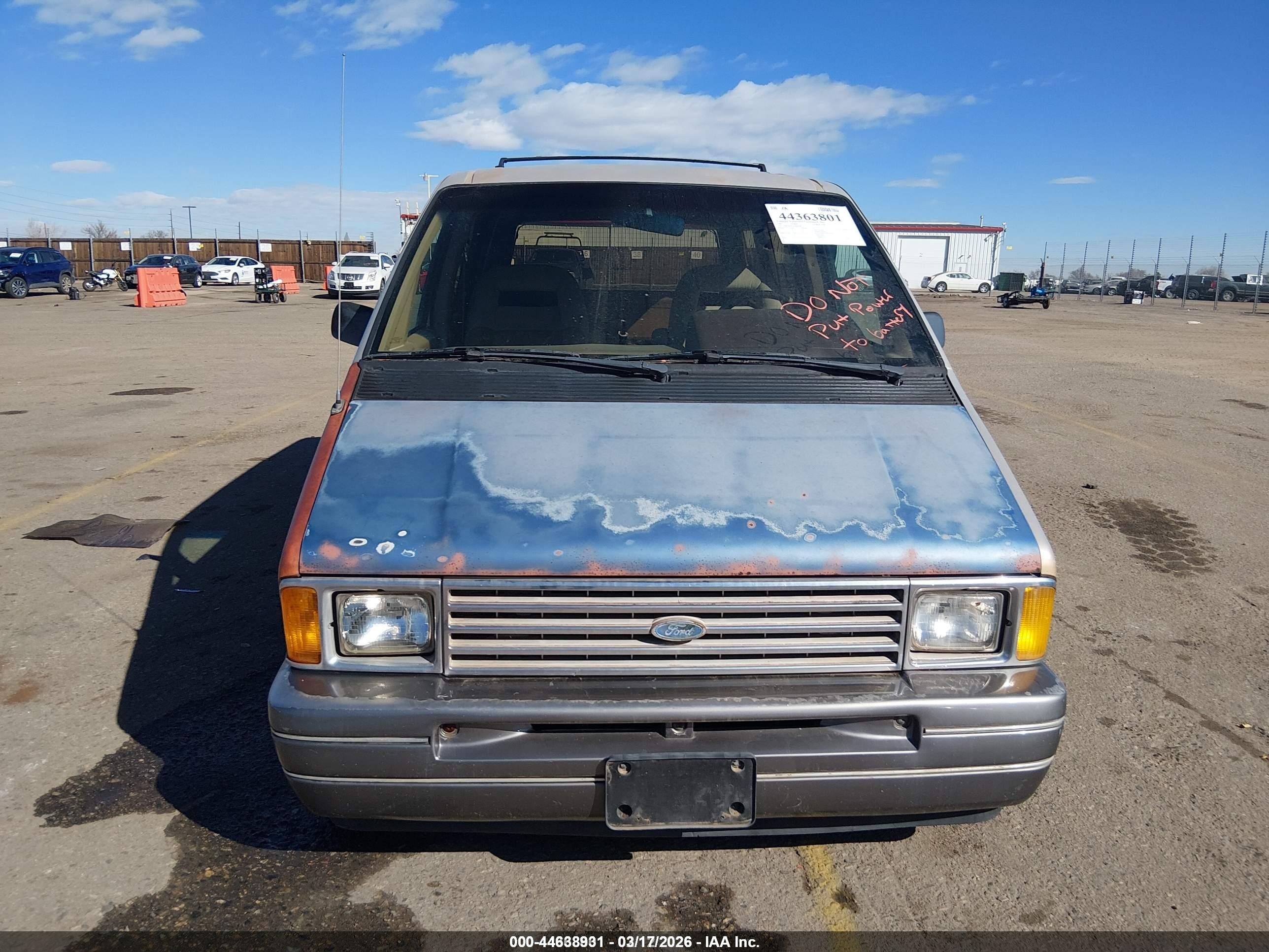 1987 Ford Aerostar Tan vin: 1FMCA11U4HZB63206