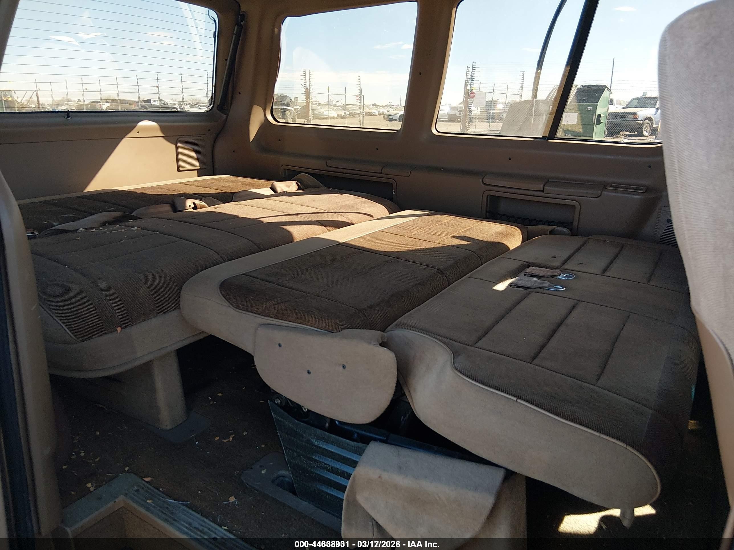 1987 Ford Aerostar Tan vin: 1FMCA11U4HZB63206