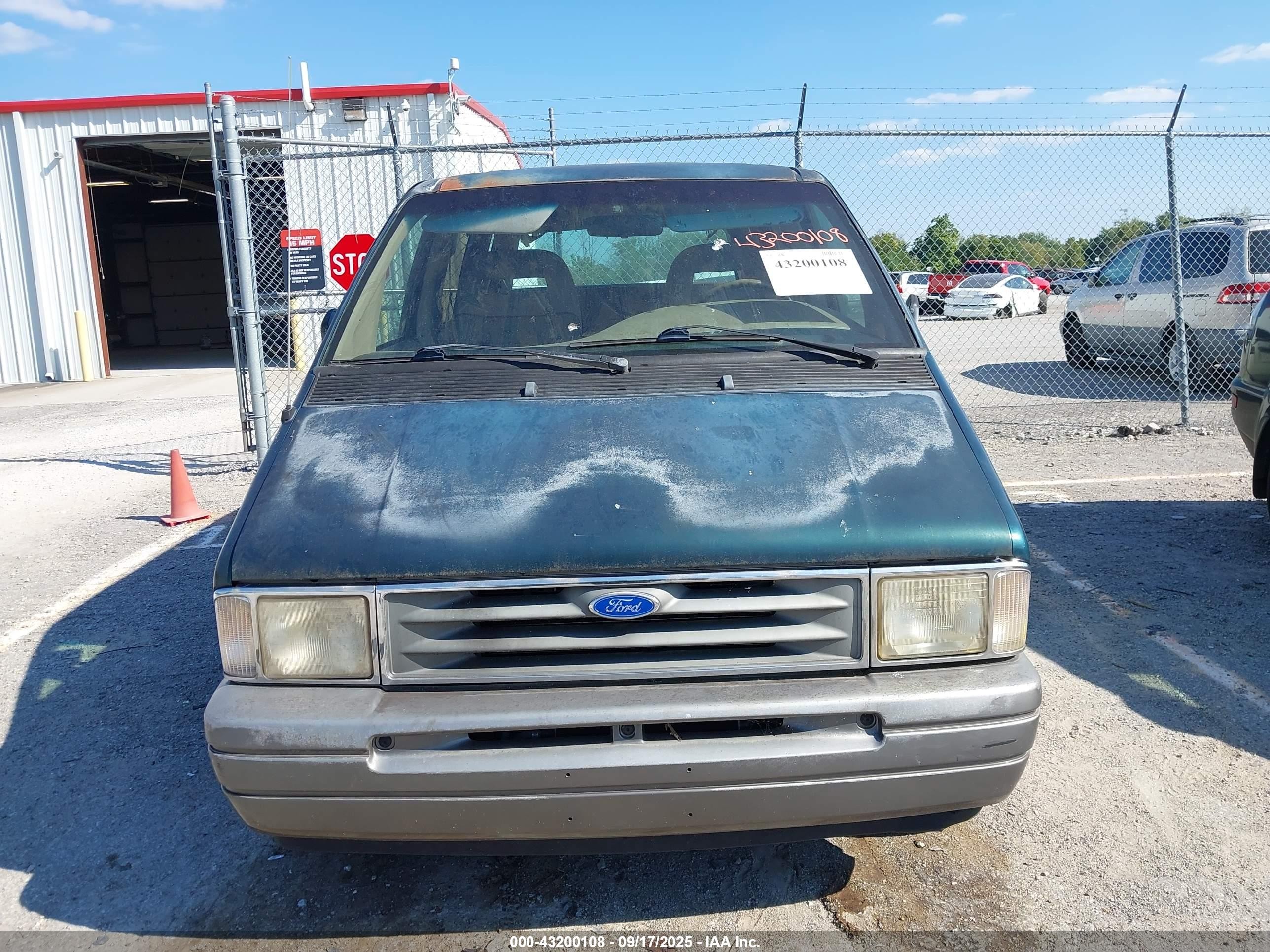 1995 Ford Aerostar   Green vin: 1FMCA11U5SZB88106