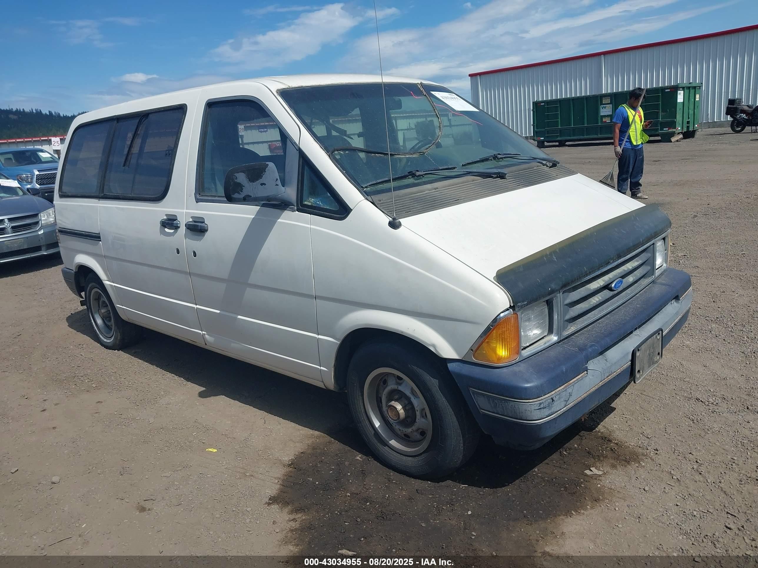 1989 Ford Aerostar   White vin: 1FMCA11UXKZC13016
