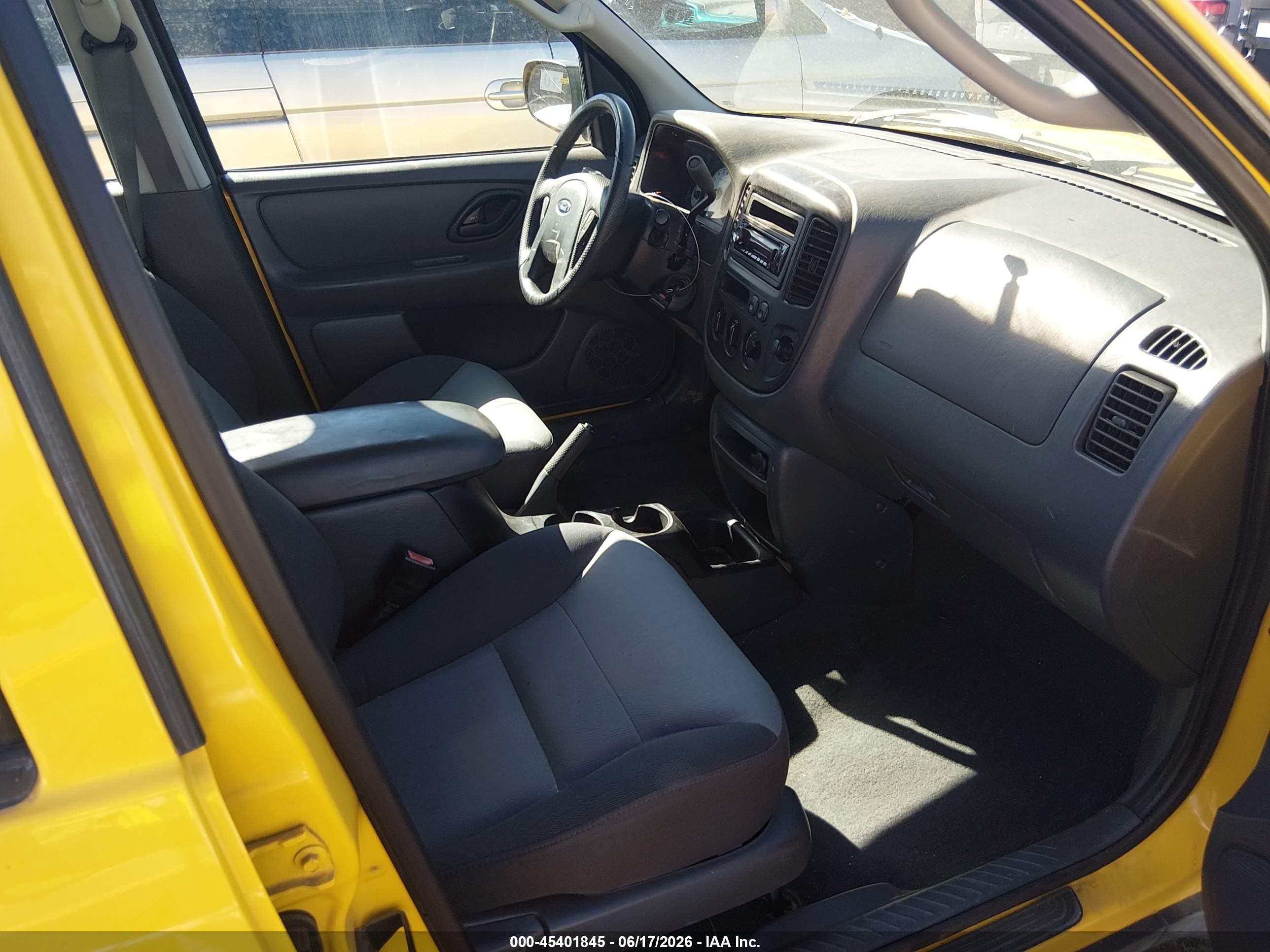 2003 Ford Escape Xls Желтый vin: 1FMCU02123KD98761