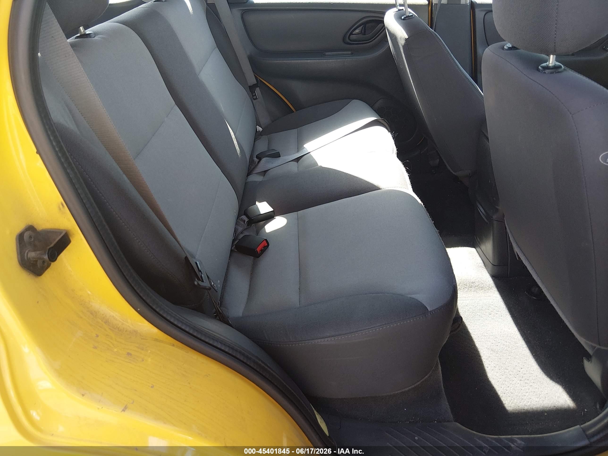 2003 Ford Escape Xls Желтый vin: 1FMCU02123KD98761