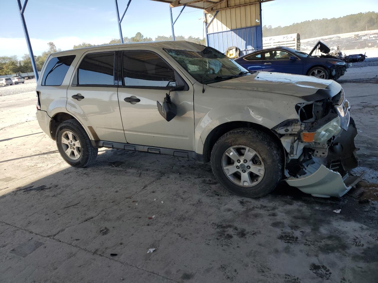 2009 Ford Escape Xls White vin: 1FMCU02719KA75427