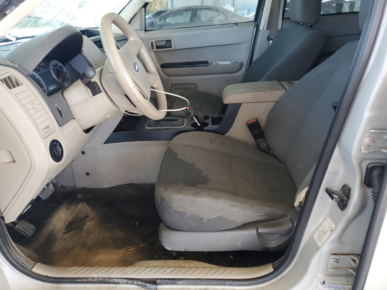 2009 Ford Escape Xls White vin: 1FMCU02719KA75427