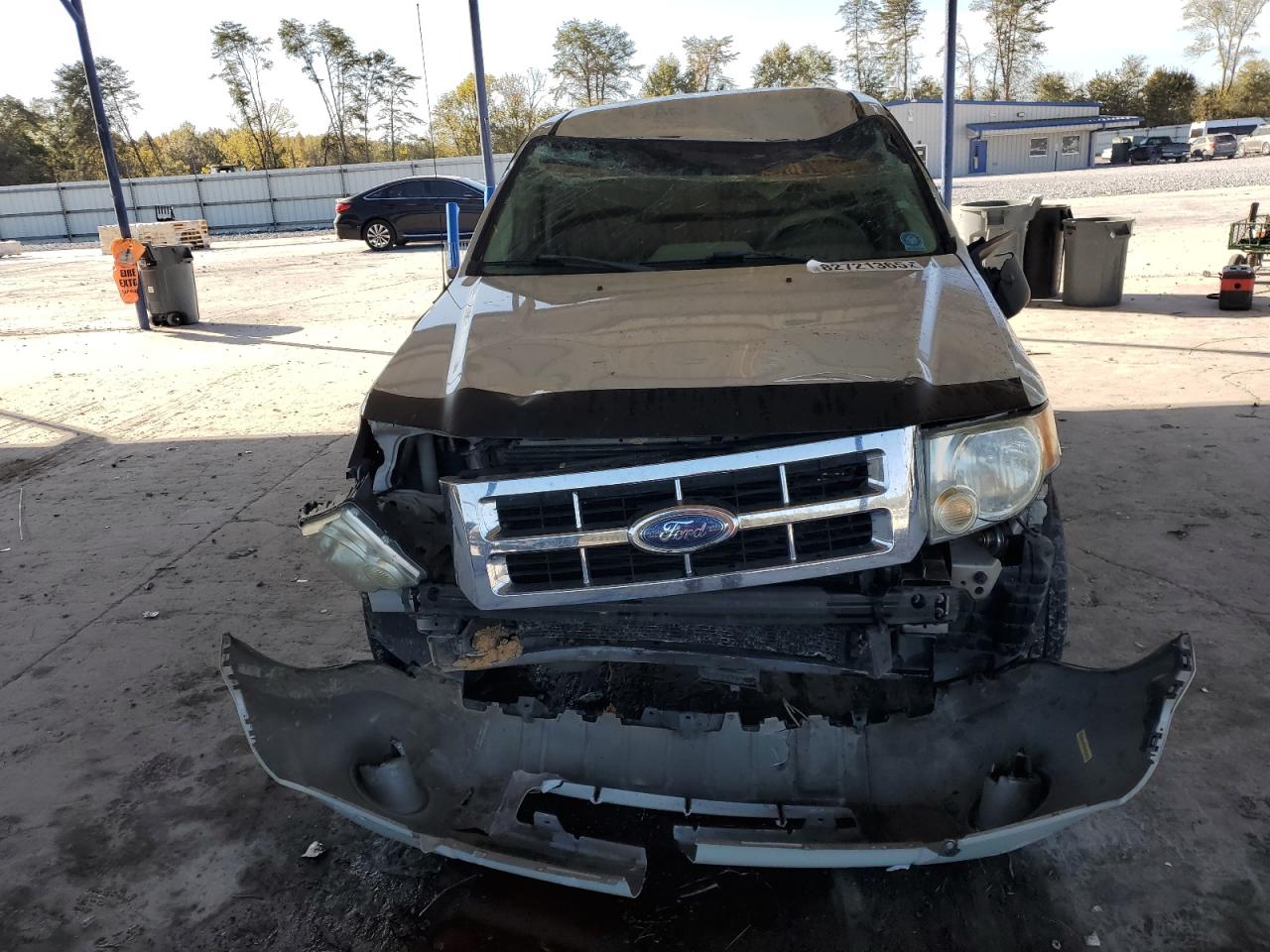 2009 Ford Escape Xls White vin: 1FMCU02719KA75427