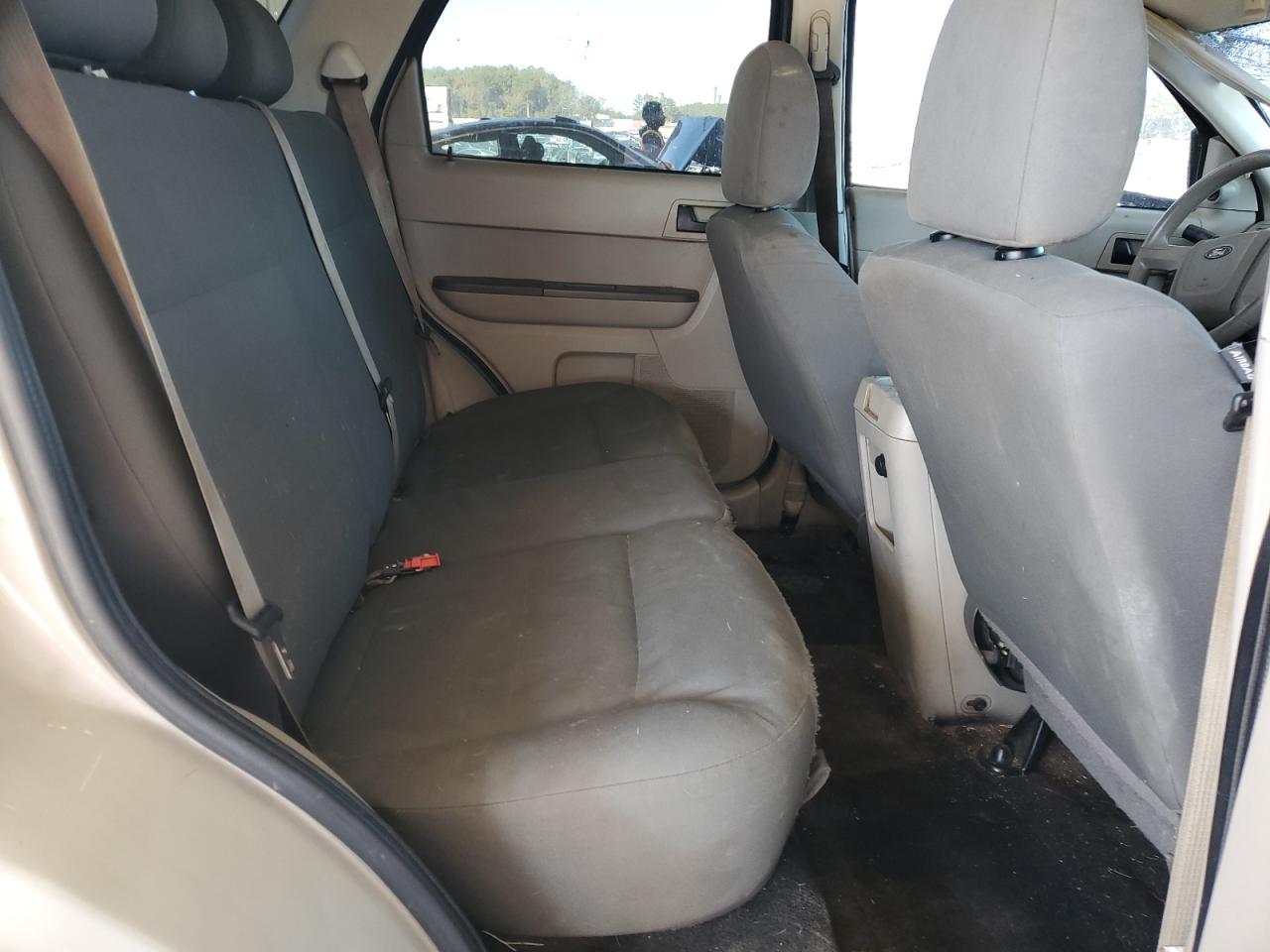 2009 Ford Escape Xls White vin: 1FMCU02719KA75427