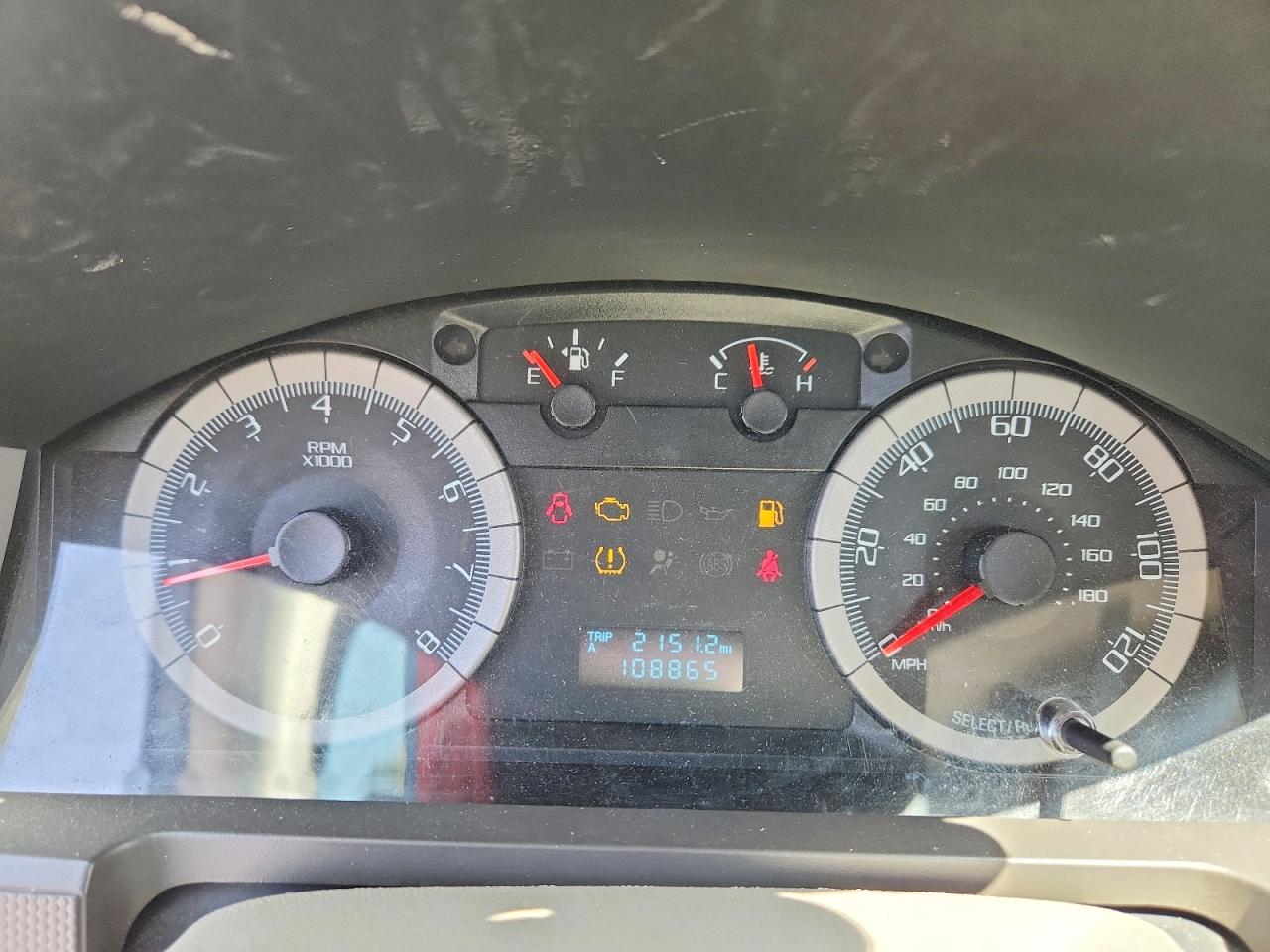 2009 Ford Escape Xls White vin: 1FMCU02719KC59072