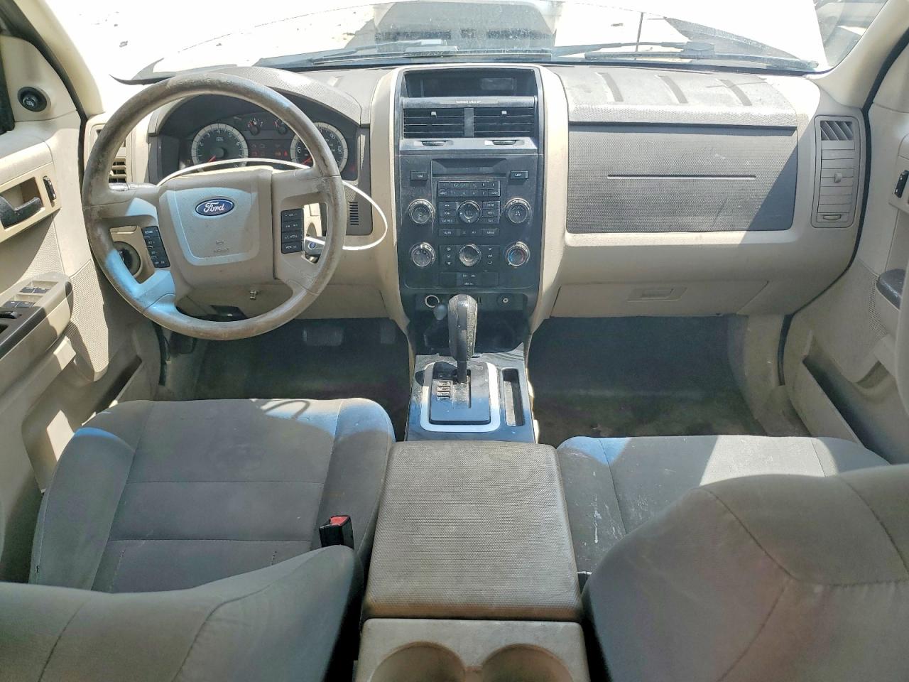 2009 Ford Escape Xls White vin: 1FMCU02729KA98991