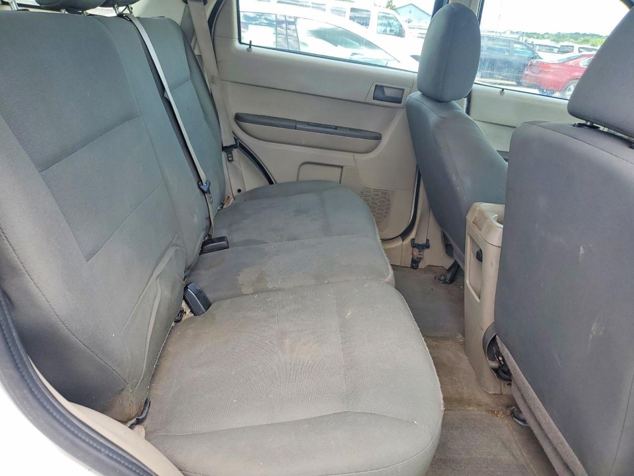 2009 Ford Escape Xls White vin: 1FMCU02729KA98991