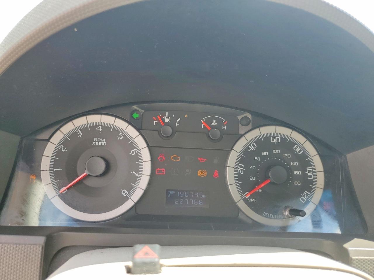 2009 Ford Escape Xls White vin: 1FMCU02729KA98991