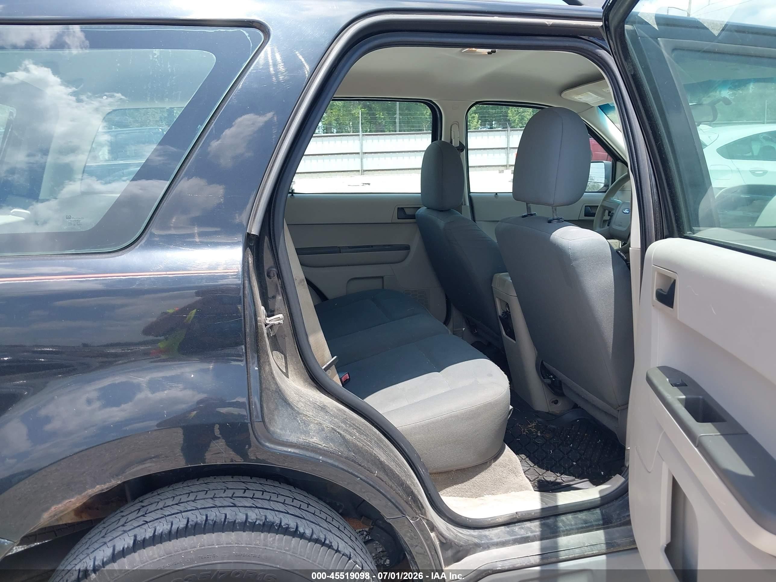 2009 Ford Escape Xls/xls Manual Black vin: 1FMCU02729KB85998