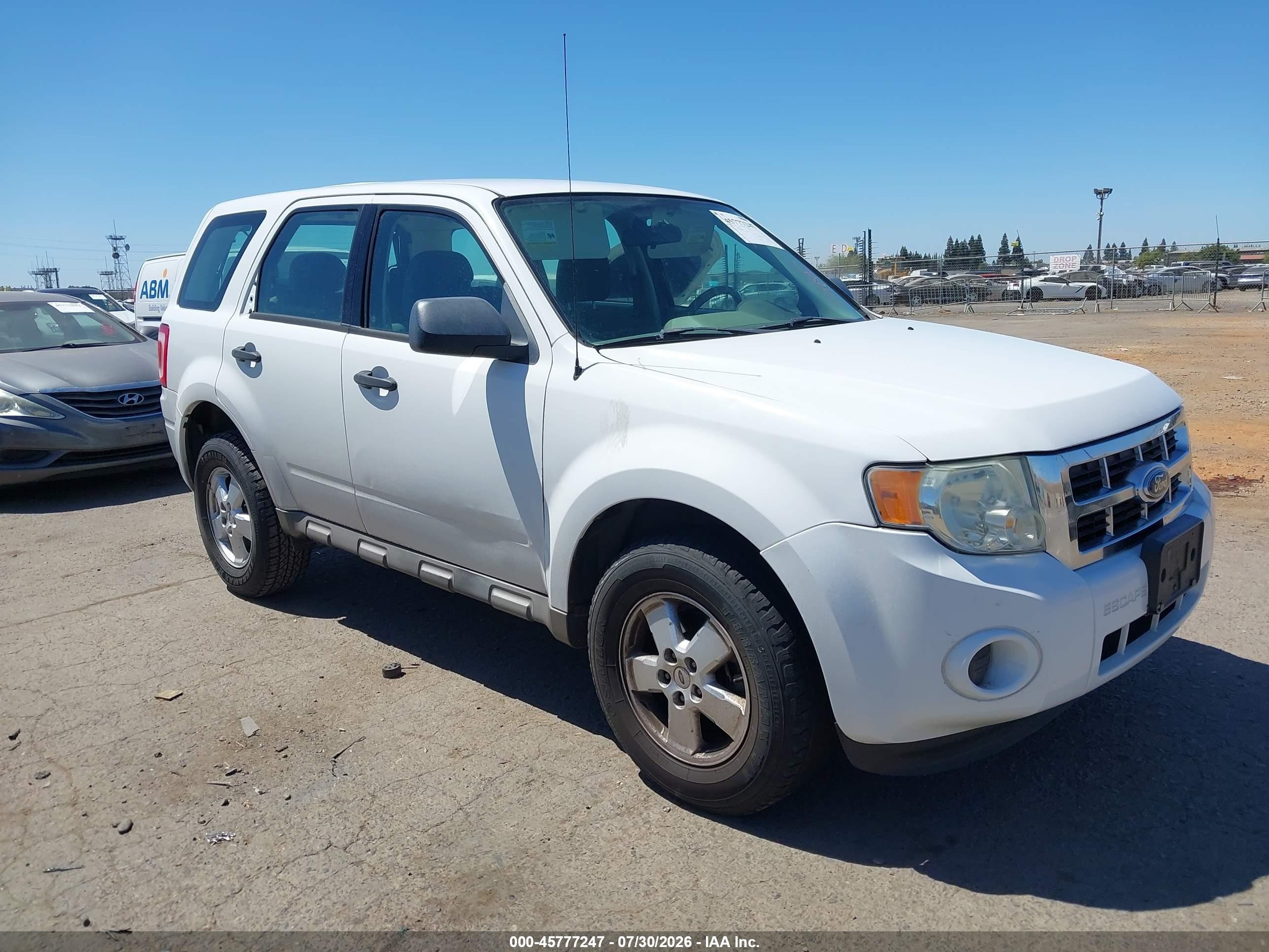 2009 Ford Escape Xls/xls Manual White vin: 1FMCU02759KB08607