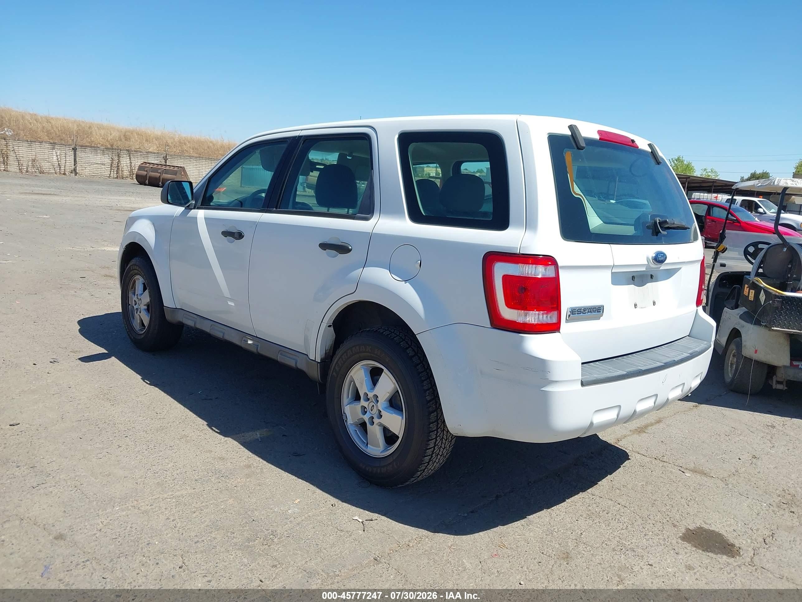 2009 Ford Escape Xls/xls Manual White vin: 1FMCU02759KB08607
