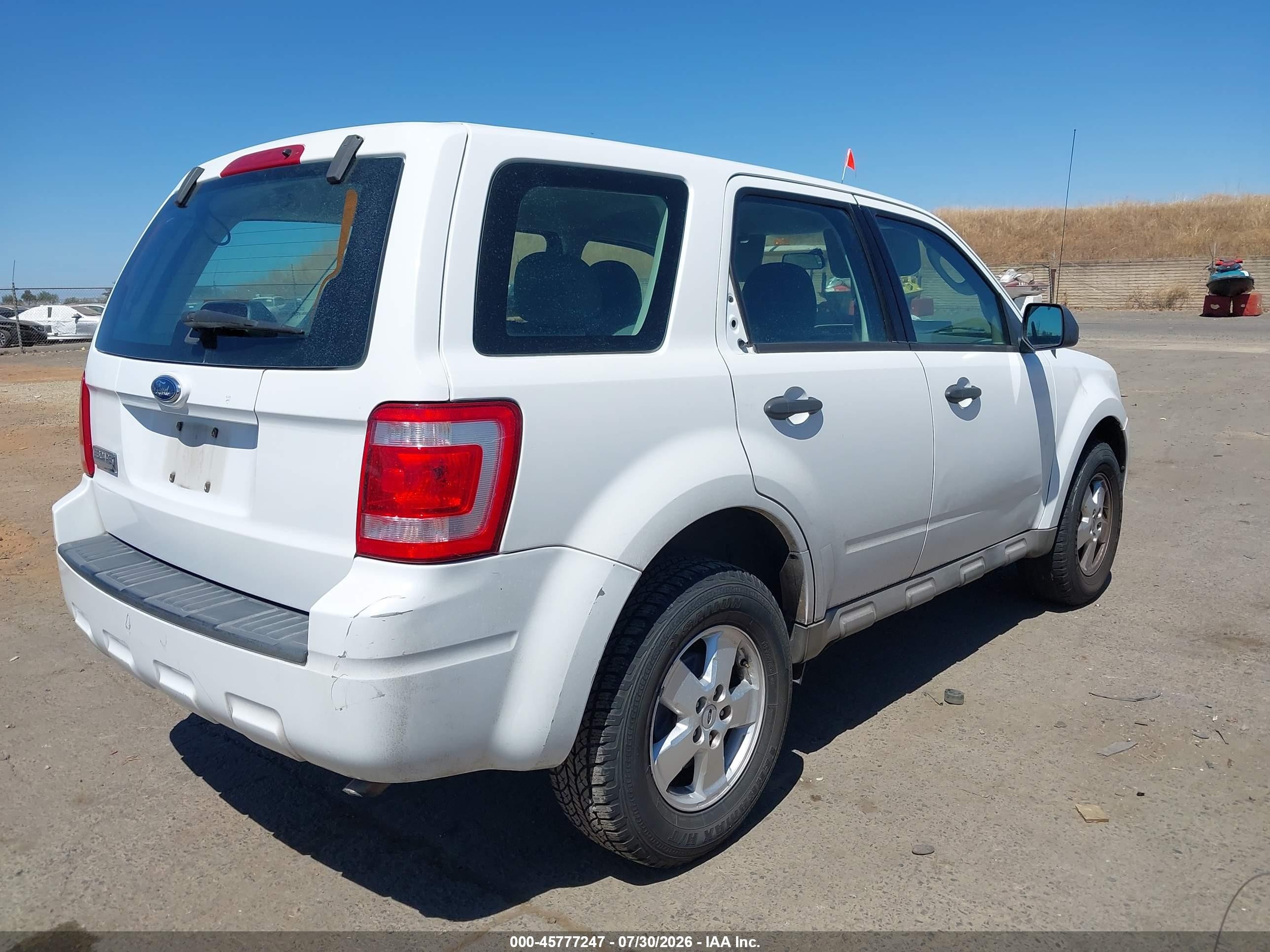 2009 Ford Escape Xls/xls Manual White vin: 1FMCU02759KB08607