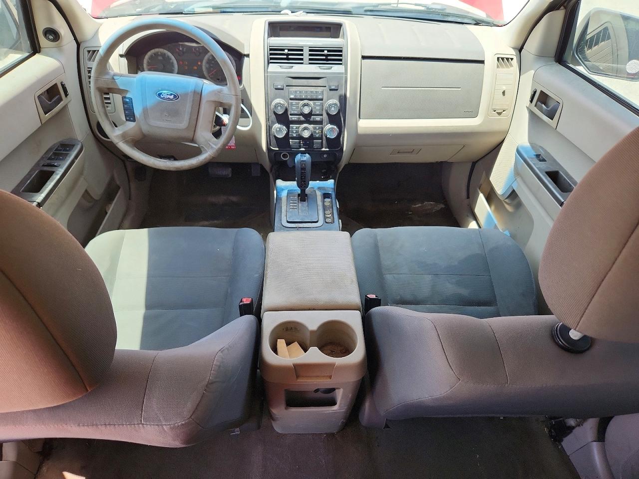 2009 Ford Escape Xls Red vin: 1FMCU02769KA13392