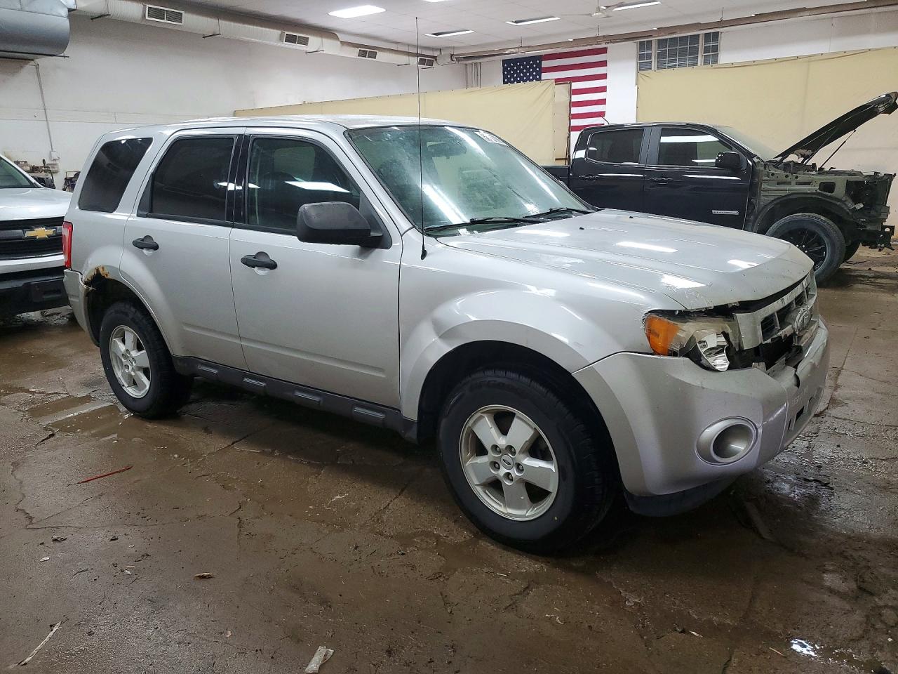 2009 Ford Escape Xls Silver vin: 1FMCU02779KA82950