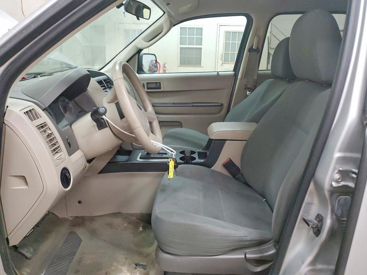 2009 Ford Escape Xls Silver vin: 1FMCU02779KA82950