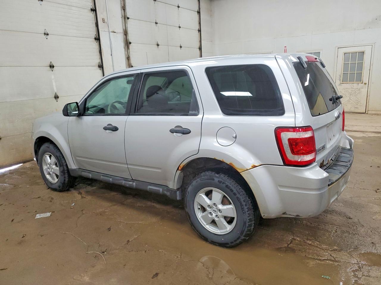 2009 Ford Escape Xls Silver vin: 1FMCU02779KA82950