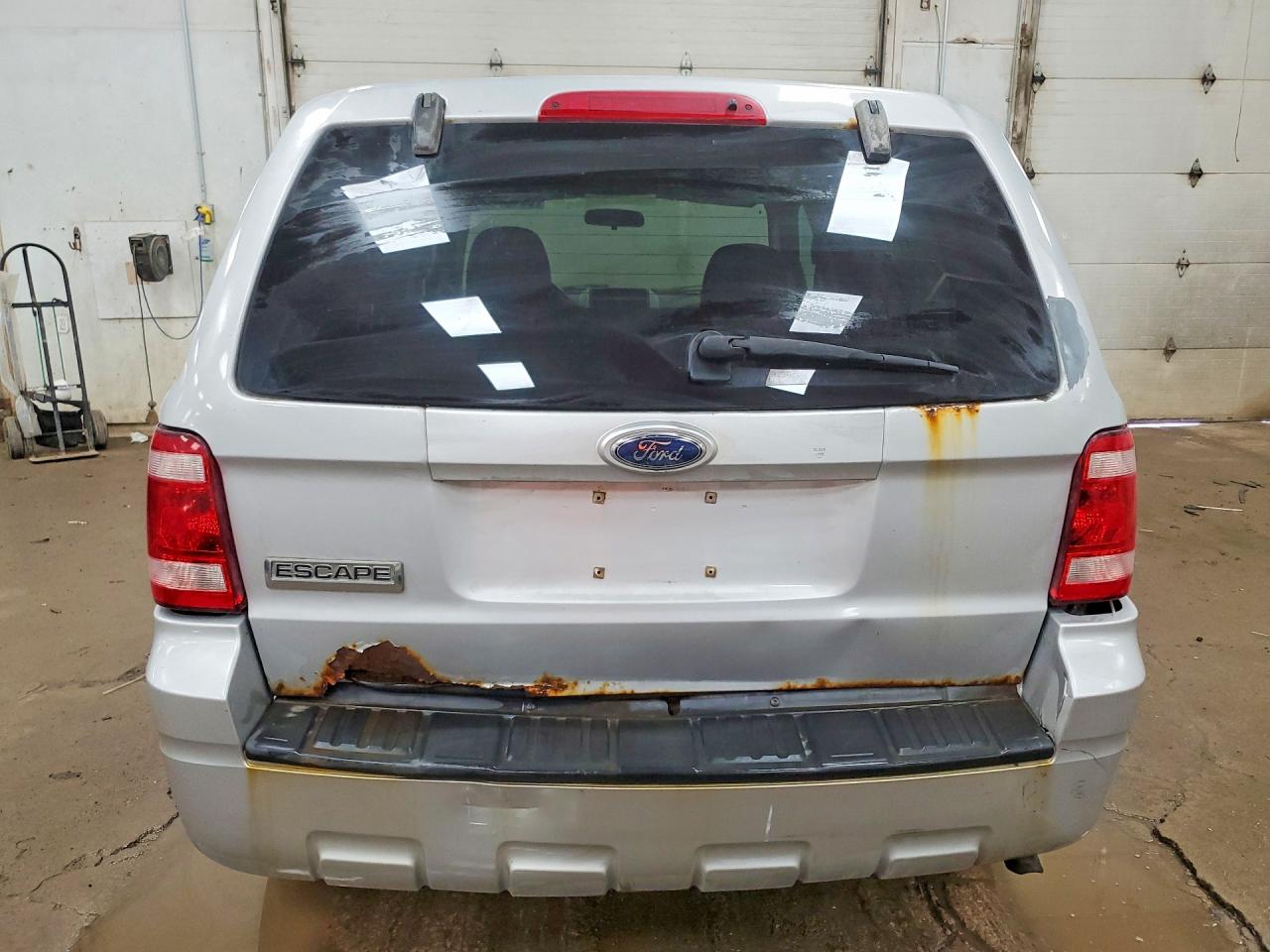 2009 Ford Escape Xls Silver vin: 1FMCU02779KA82950
