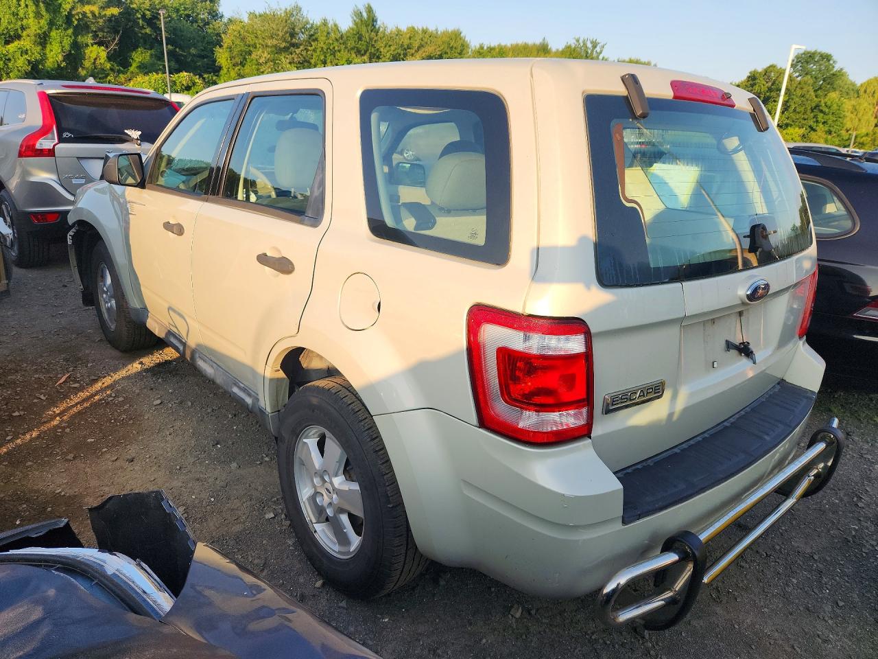 2009 Ford Escape Xls Tan vin: 1FMCU02779KC67094