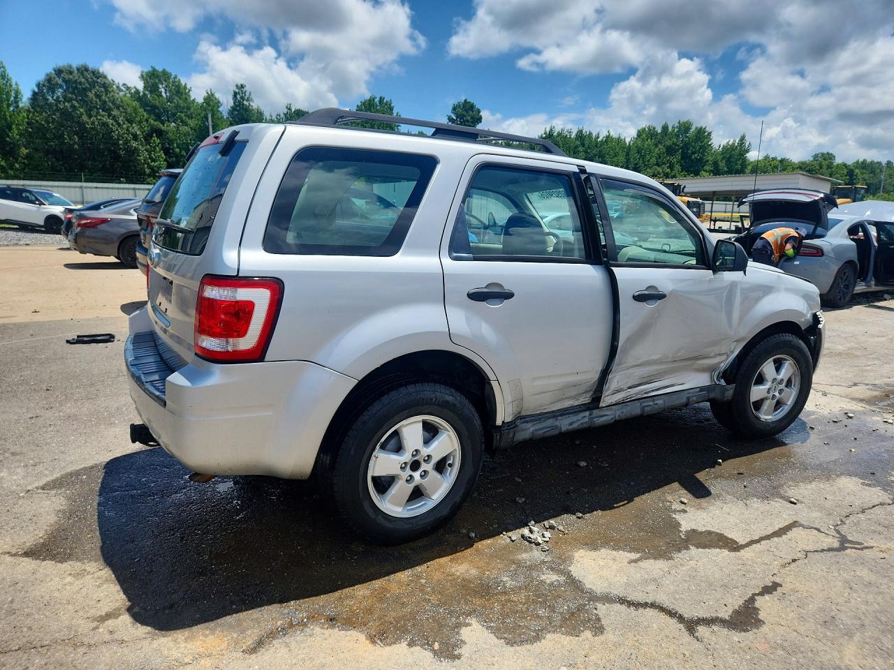 2009 Ford Escape Xls Silver vin: 1FMCU02779KD08243