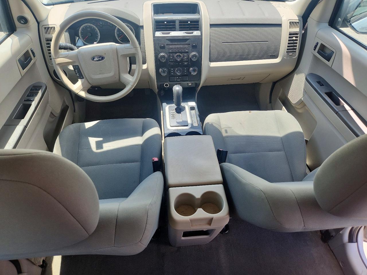 2009 Ford Escape Xls Silver vin: 1FMCU02779KD08243