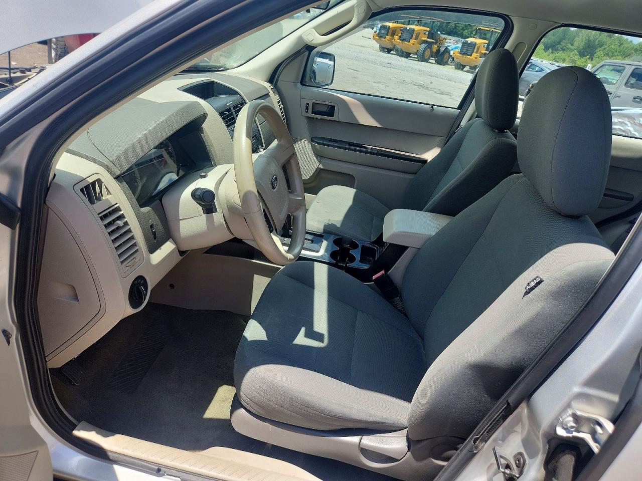 2009 Ford Escape Xls Silver vin: 1FMCU02779KD08243