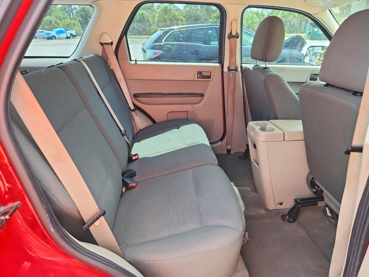 2009 Ford Escape Xls Красный vin: 1FMCU02789KB08178