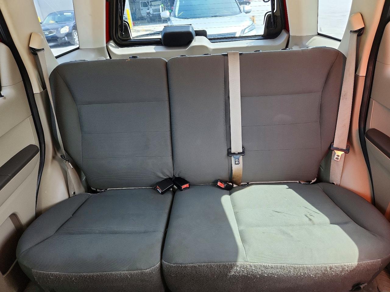 2009 Ford Escape Xls Красный vin: 1FMCU02789KB08178