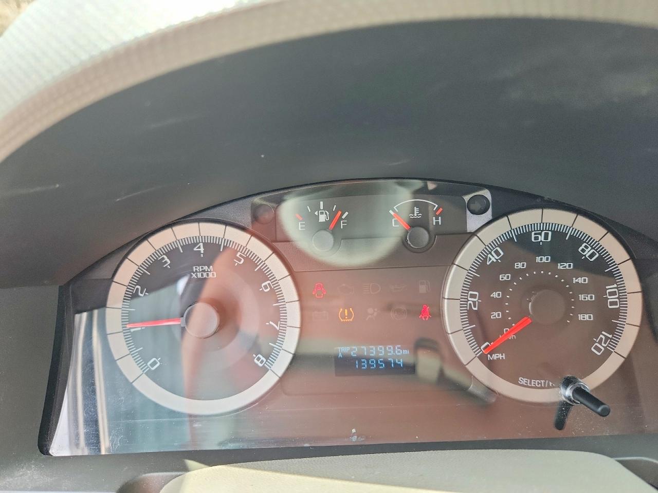 2009 Ford Escape Xls Красный vin: 1FMCU02789KB08178