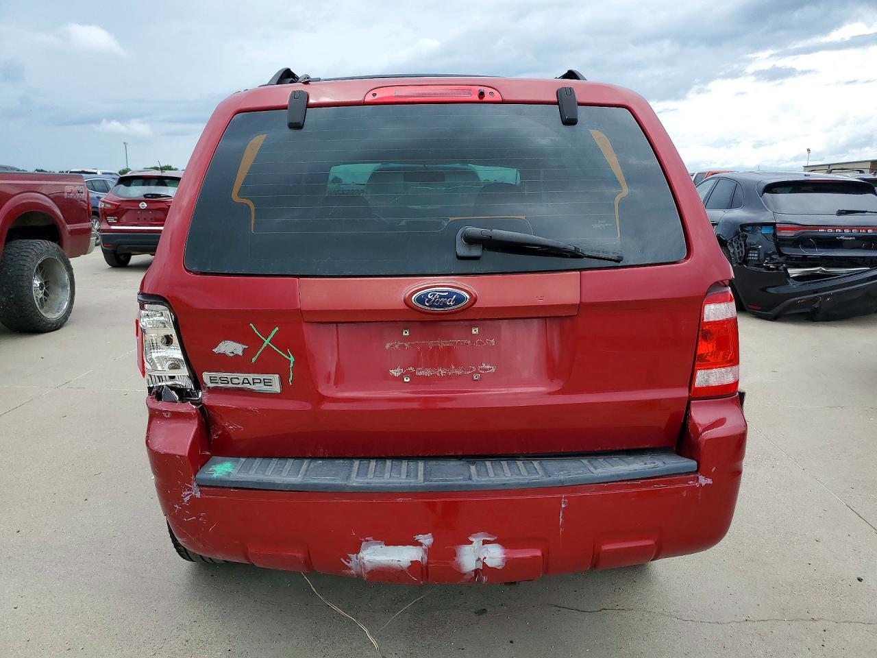 2009 Ford Escape Xls Red vin: 1FMCU02799KB64503