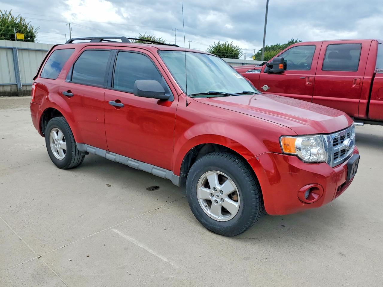 2009 Ford Escape Xls Red vin: 1FMCU02799KB64503