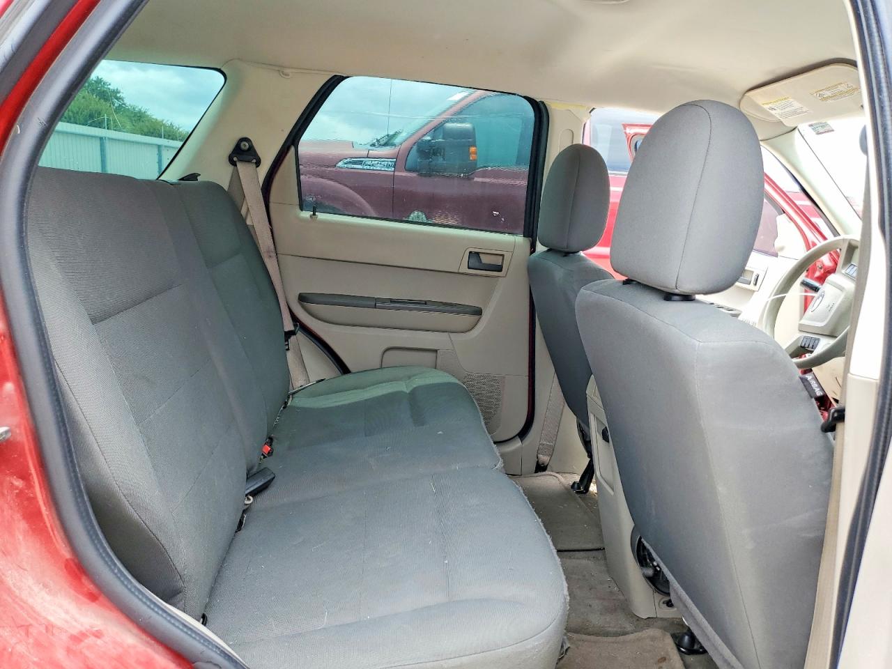 2009 Ford Escape Xls Red vin: 1FMCU02799KB64503