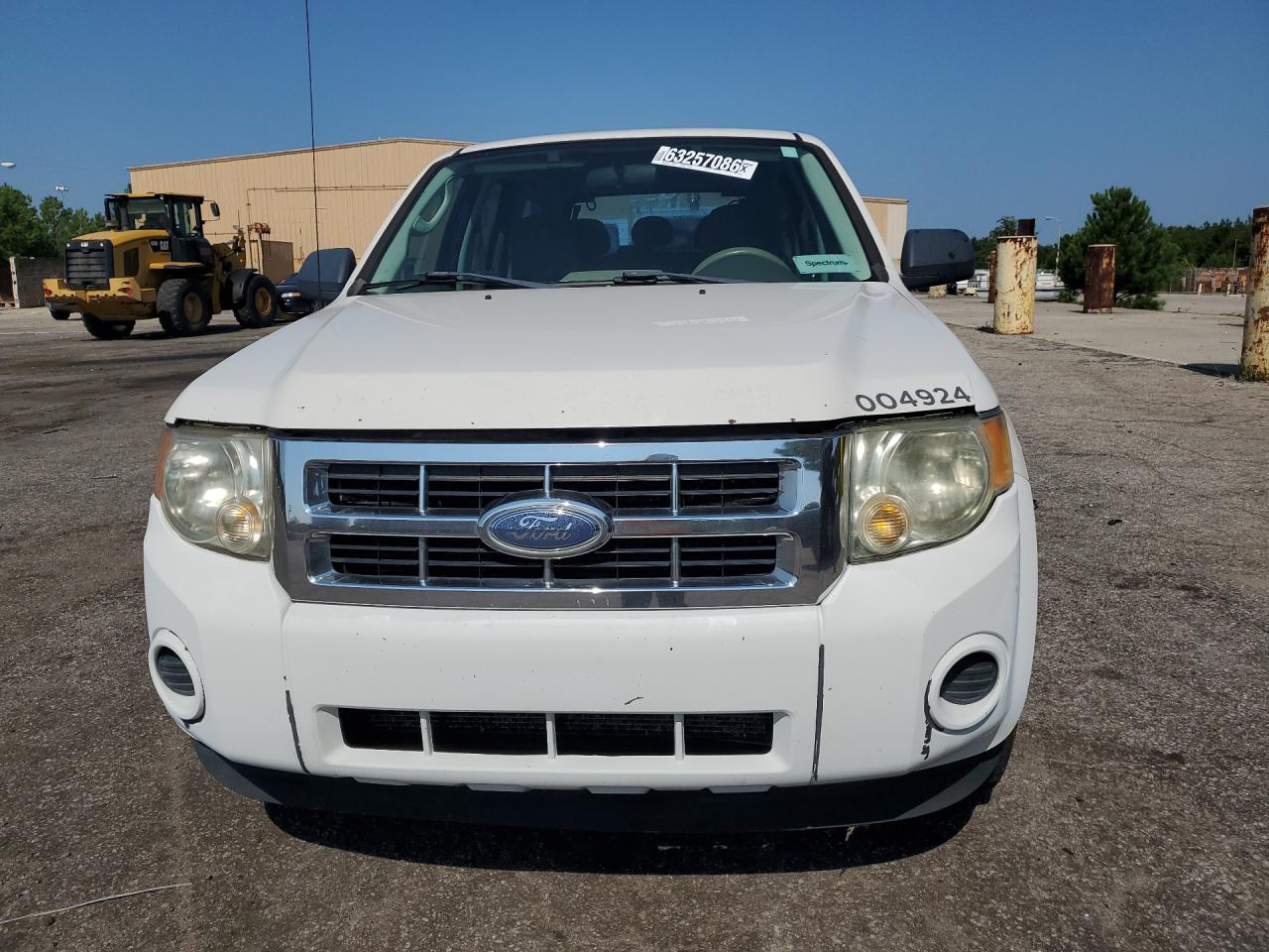 2009 Ford Escape Xls White vin: 1FMCU027X9KA74907 Damage: Left Head Lamp, Faded, Repair Required