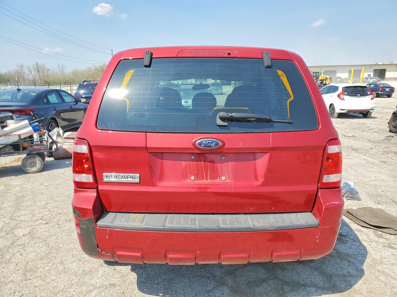 2009 Ford Escape Xls Red vin: 1FMCU027X9KD01657