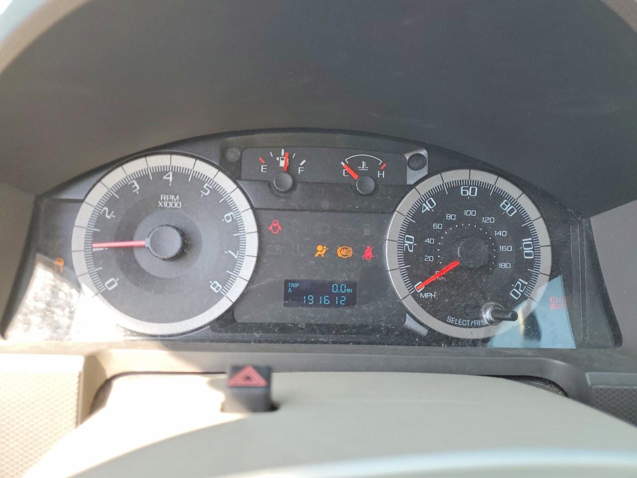 2009 Ford Escape Xls Red vin: 1FMCU027X9KD01657