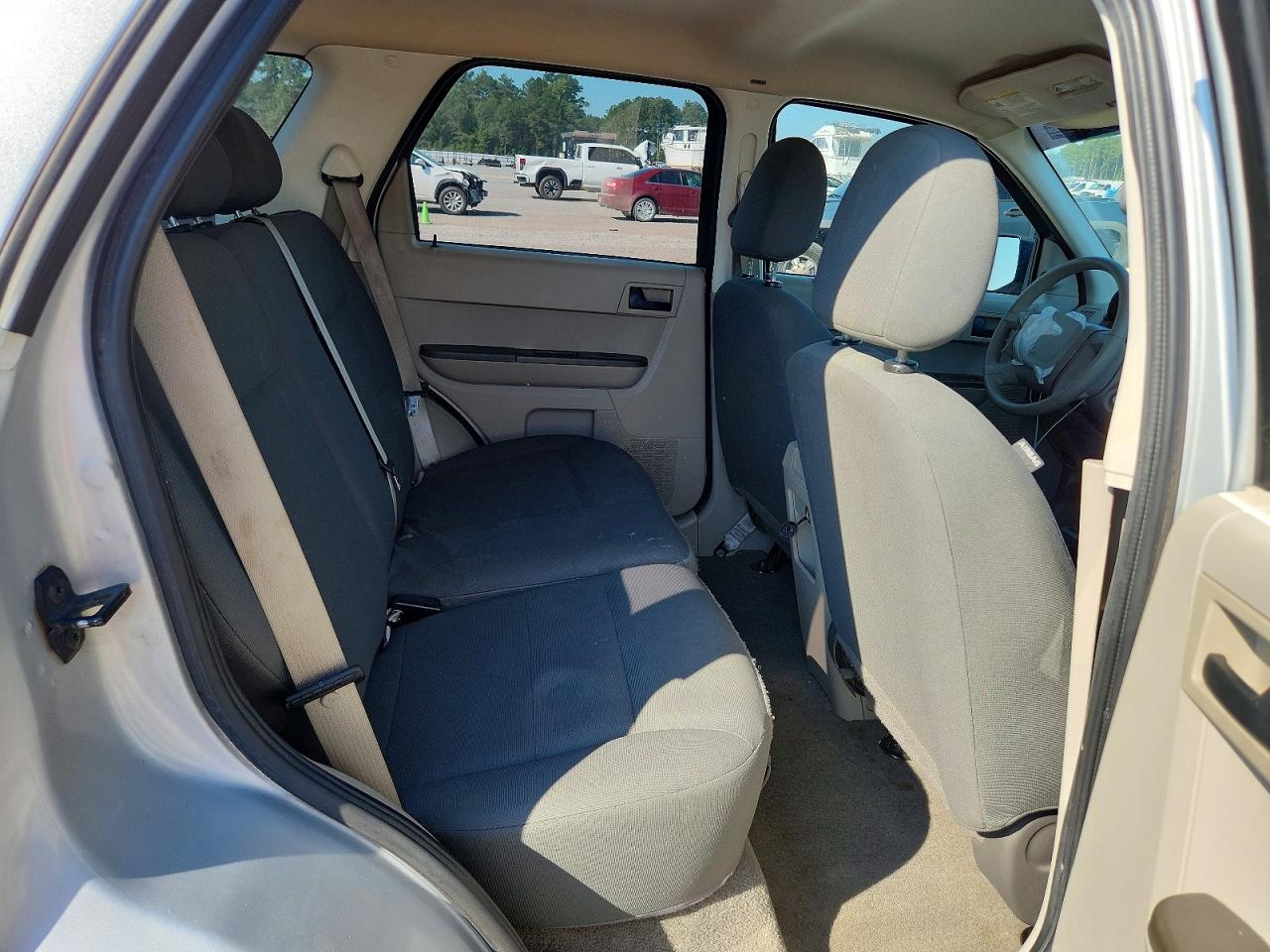 2008 Ford Escape Xls Silver vin: 1FMCU02Z28KB09360