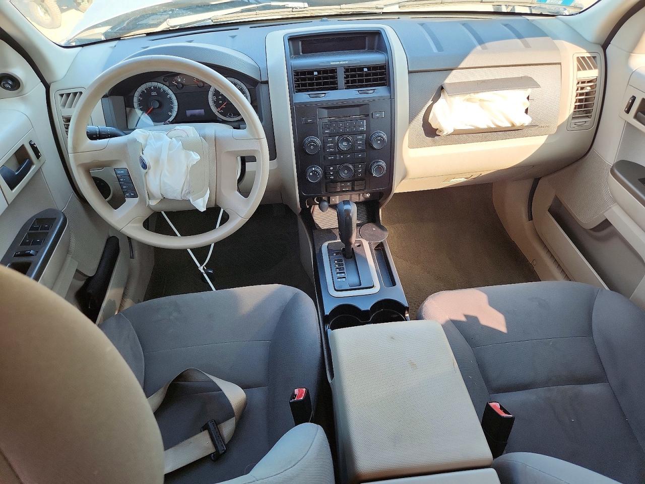 2008 Ford Escape Xls Silver vin: 1FMCU02Z28KB09360