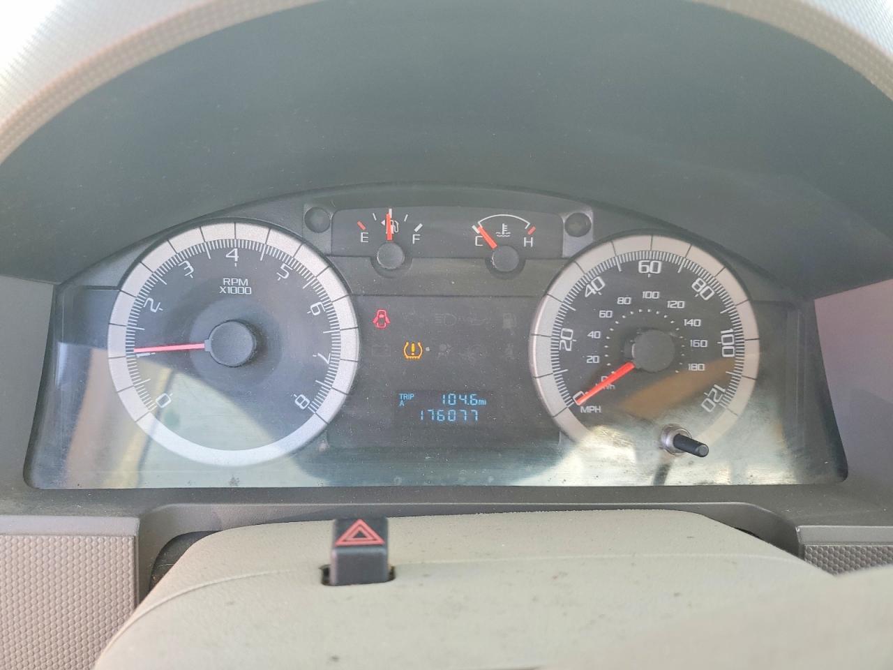 2008 Ford Escape Xls White vin: 1FMCU02Z38KB00733