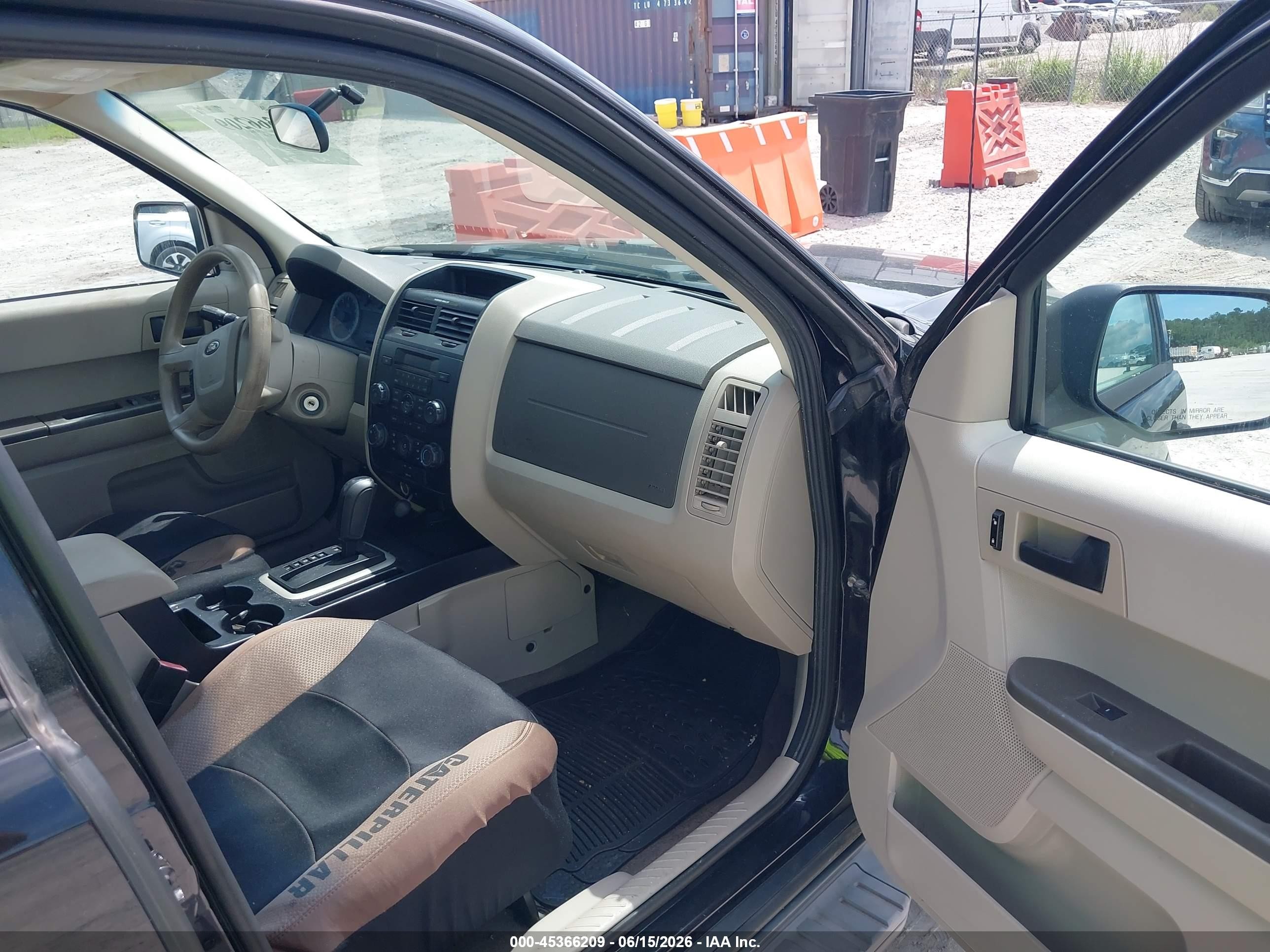 2008 Ford Escape Xls/xls Manual Black vin: 1FMCU02Z48KB01390