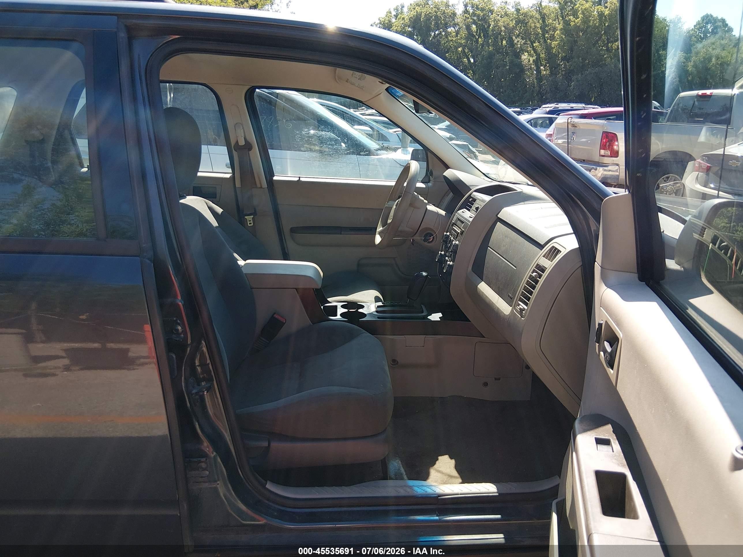 2008 Ford Escape Xls/xls Manual Gray vin: 1FMCU02Z48KE48220